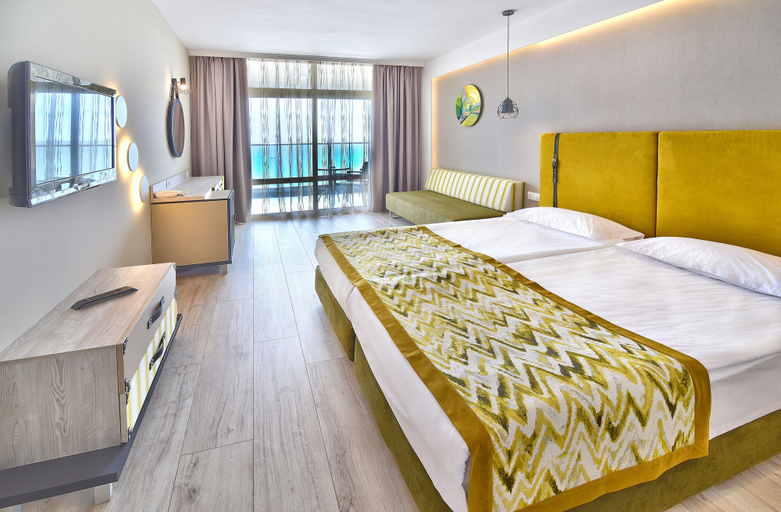 Bedroom 3, Grifid Encanto Beach Hotel - Wellness & SPA, Varna