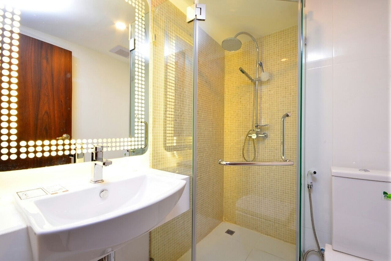 Bathroom 5, Serenity Wongamat Pattaya Studio, Pattaya
