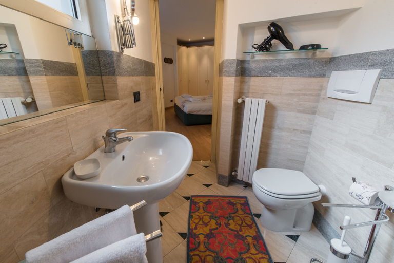 Bathroom 3, At Home Heart of Milan - Duomo Apartment, Milano