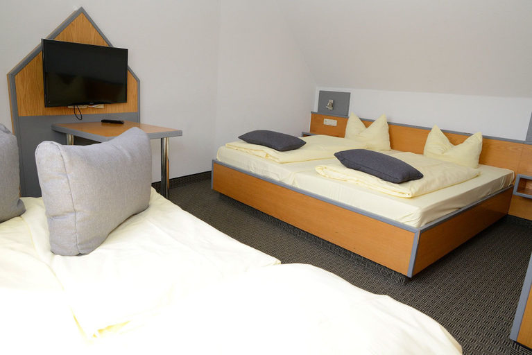 Bedroom 3, Hotel Fischertor, Augsburg