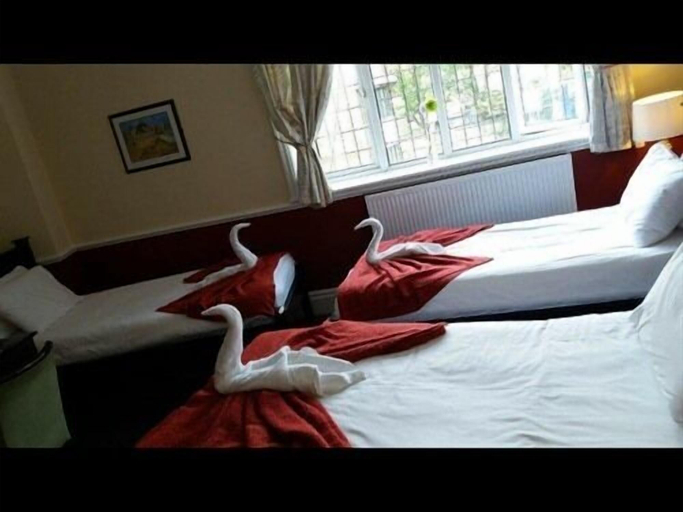 Bedroom 3, The Swan Inn, London