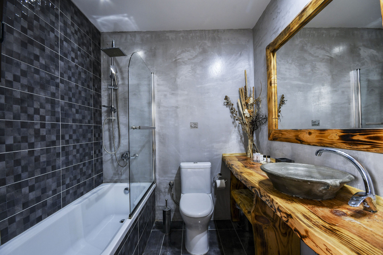 Bathroom 5, Archontiko Liamas, Central Macedonia
