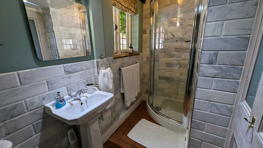 Bathroom 3, Little Dane Court, Kent