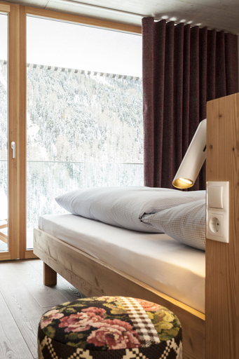 Bedroom 2, Langtauferer Hof, Bolzano