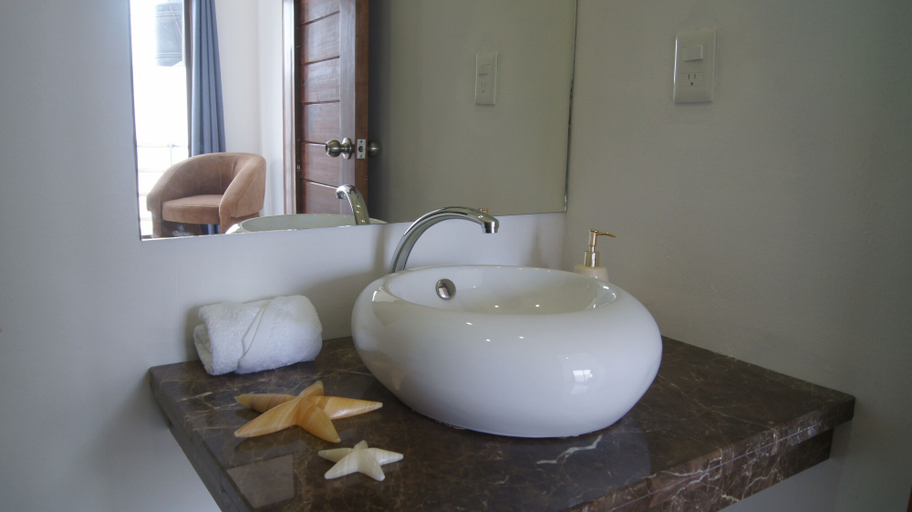 Bathroom, Las Perlas Condo, Cozumel