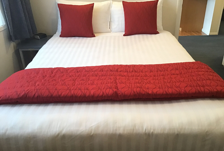 Bedroom 2, Avon City Motel, Christchurch