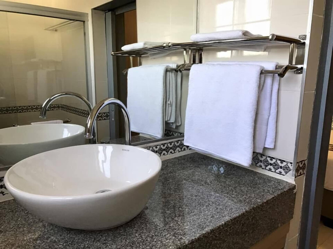 Bathroom 4, Stoneridge Estate, Lusaka