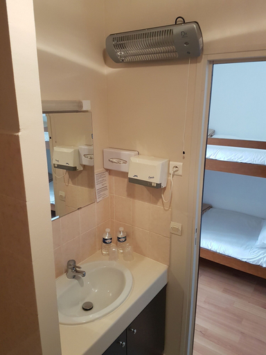 Bathroom 3, Hôtel Les Gabarres, Lot