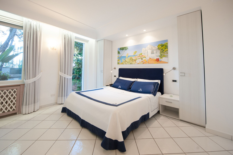 Bedroom 4, Villa Marinella, Napoli