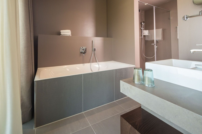 Bathroom 5, Das ACKER Hotel, Neuburg-Schrobenhausen