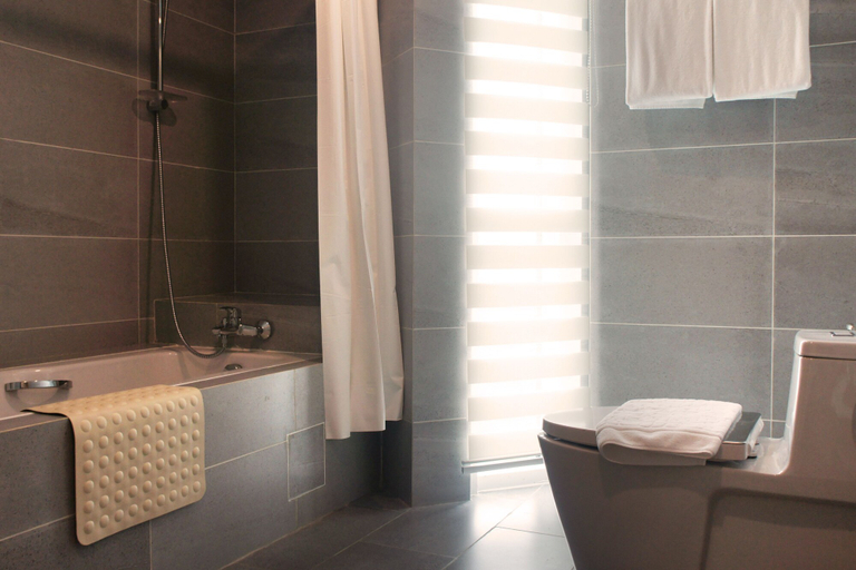 Bathroom 4, Wyne Hotel, Yangon