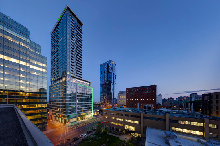 Others 4, Holiday Inn & Suites MONTREAL CENTRE-VILLE OUEST by IHG, Montréal
