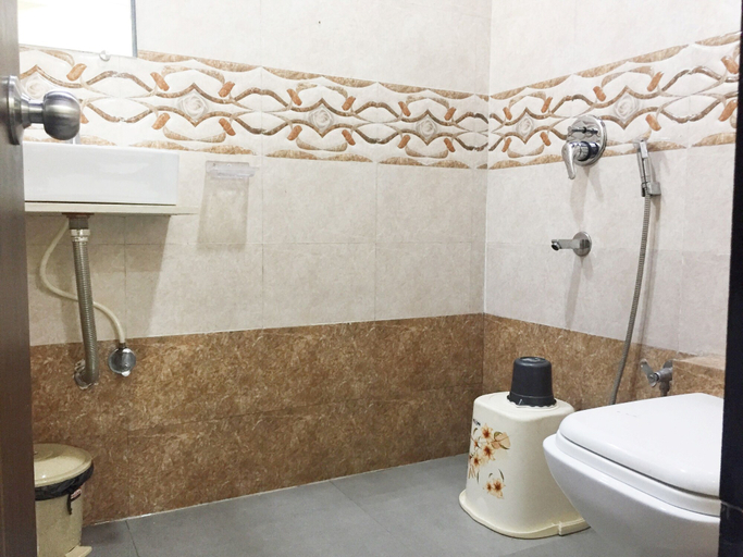 Bathroom 5, Hotel Terminus Square, Mumbai Suburban