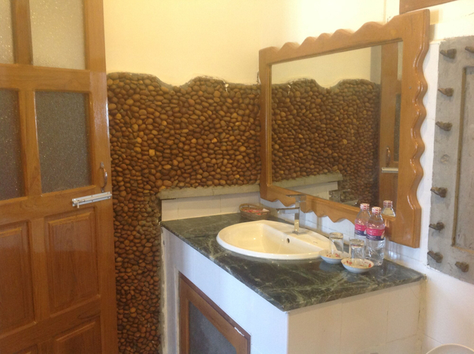 Bathroom 3, Teak Wood Hotel, Taunggye