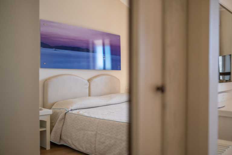 Bedroom 3, Hotel Punta Negra, Sassari