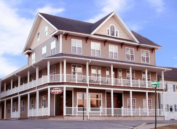 Exterior & Views 2, Hotel Belvidere, Warren