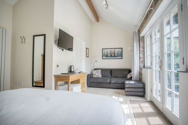 Bedroom 3, Gofan - 1 Bedroom Studio - St Ishmael's, Pembrokeshire