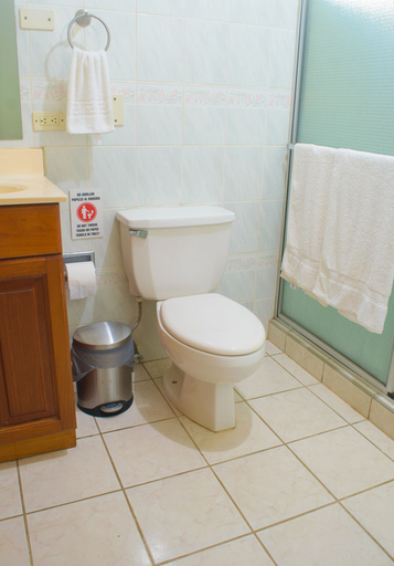Bathroom 3, Hotel Fontana, Managua