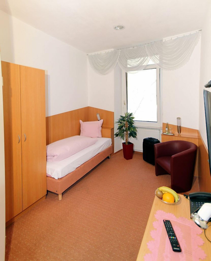 Bedroom 3, Hotel Weiland, Rhein-Lahn-Kreis
