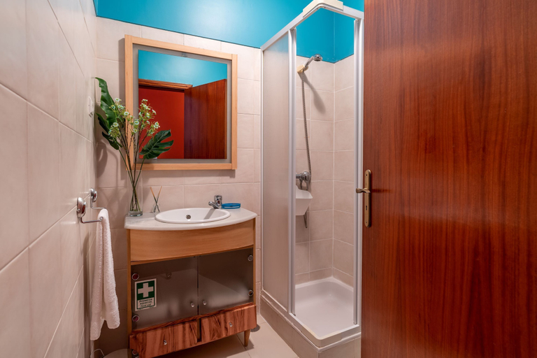 Bathroom 3, Barcelos Apartment, Funchal