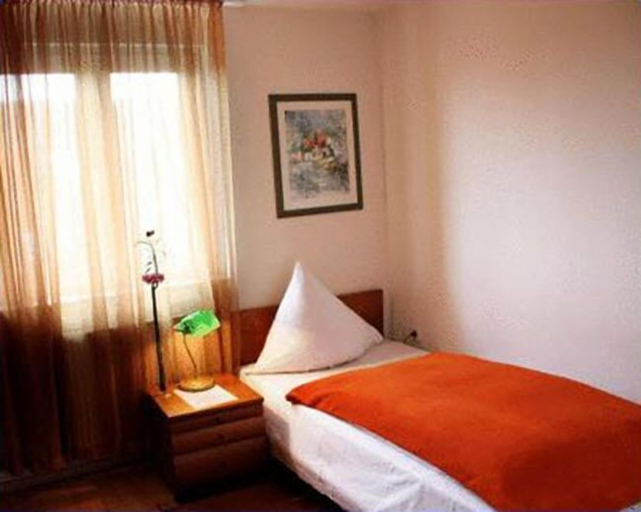 Bedroom 4, Hotel Deutscher Hof, Mannheim