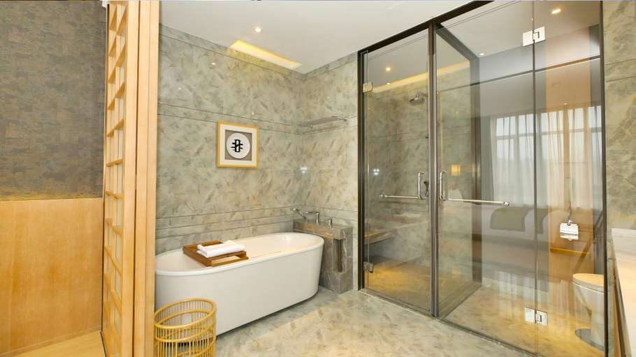 Bathroom 3, Holiday Inn DALIAN HOT SPRING by IHG, Dalian