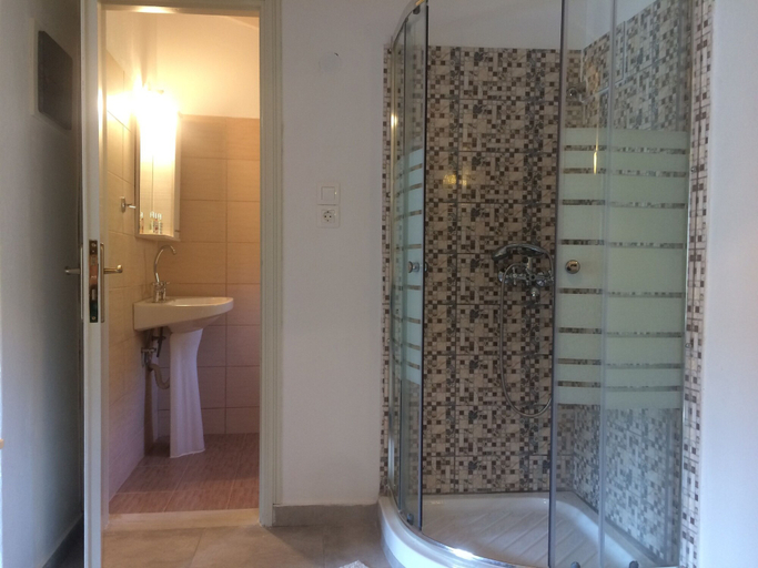 Bathroom 3, Villa Tillia, Thessaly