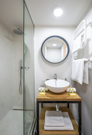 Bathroom 3, The Regent Traveller, Bruxelles