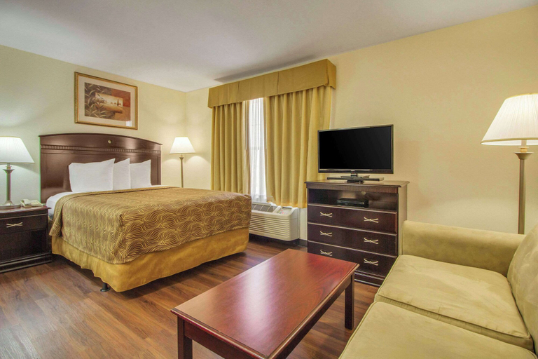 Bedroom 4, MainStay Suites Texas Medical Center/Reliant Park, Houston