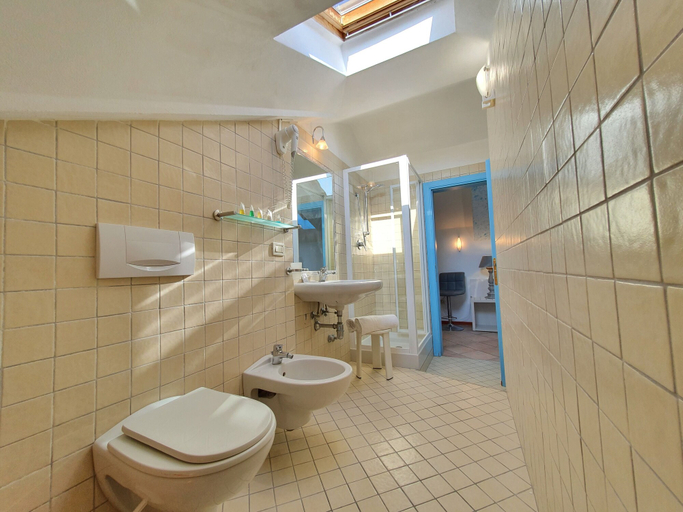 Bathroom 4, Hotel Marina, Rimini