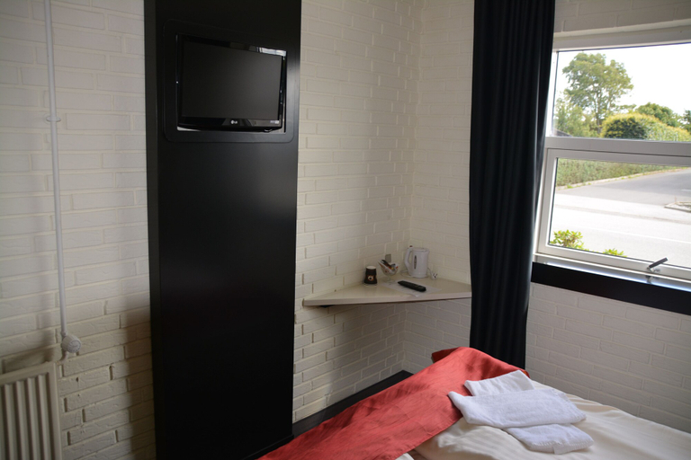 Bedroom 2, Dolphin Hotel Annex, Herning