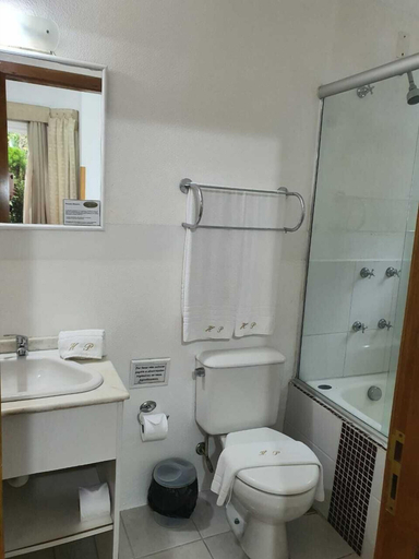 Bathroom 3, Hotel Hospedaria Provençal, Canela