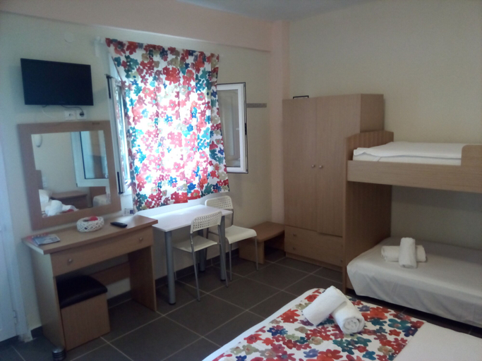 Bedroom 4, Nikos Apartments, Central Macedonia
