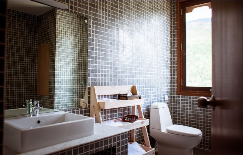 Bathroom 5, Hotel Osel, Chang