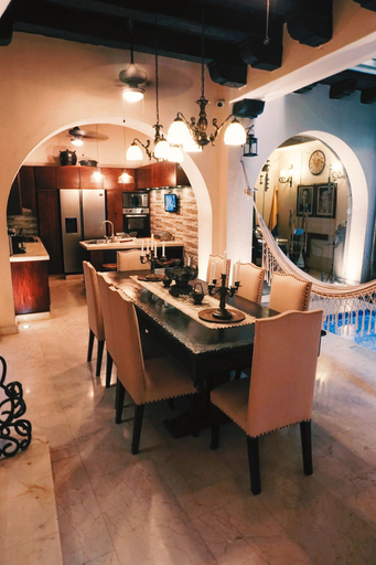 Food & Drinks 4, 7ESP-4 CASA CON 7 HABITACIONES CON PISCI, Cartagena de Indias