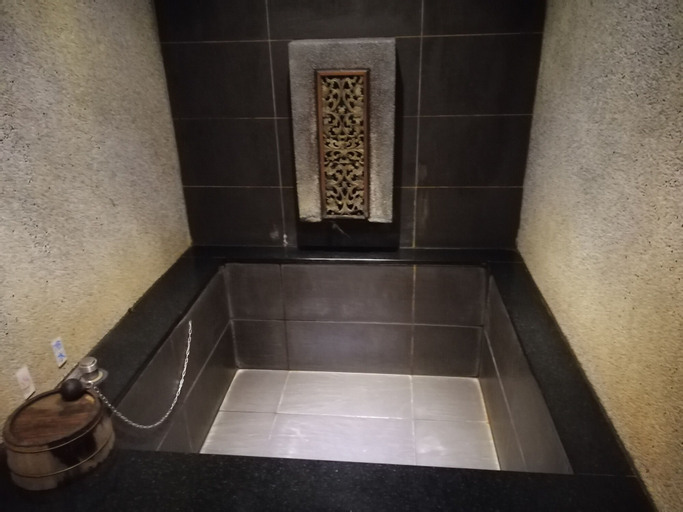 Bathroom 4