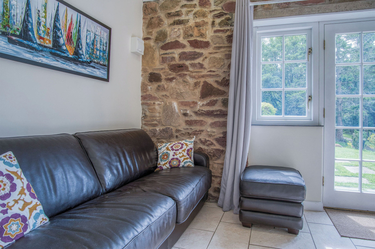 Others 5, Gofan - 1 Bedroom Studio - St Ishmael's, Pembrokeshire