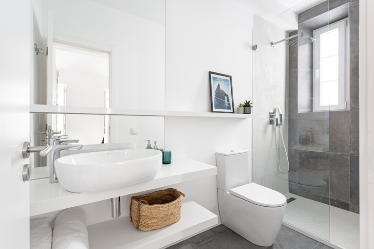 Bathroom 3, Studios Terra & Mar, Lisbon