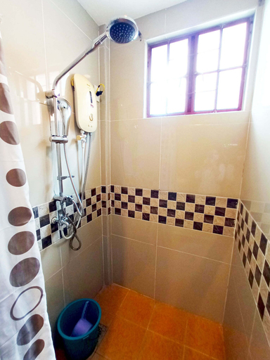 Bathroom 4, B&J Guesthouse and Functions Inc, Tagbilaran City