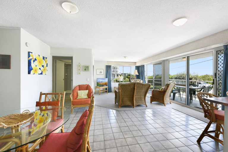 Others 4, Ocean Shores 2 - 2/60-64 Peregian Esplanade, Noosa - Sunshine-Peregian