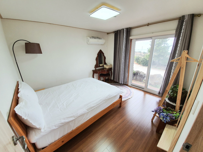 Bedroom 2, BaDang Garden, Jeju