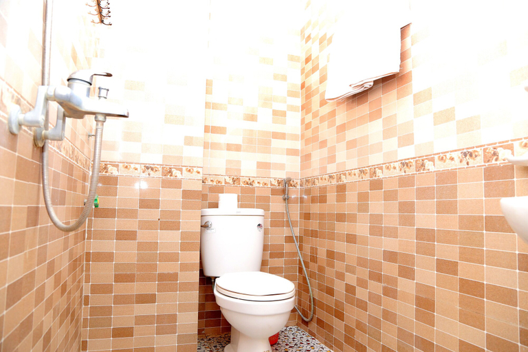 Bathroom 4, Thien Thanh Hotel, Bố Trạch