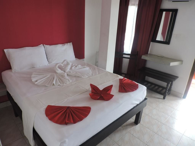 Bedroom 2, Sea View Beach Hotel, Kuchchaveli