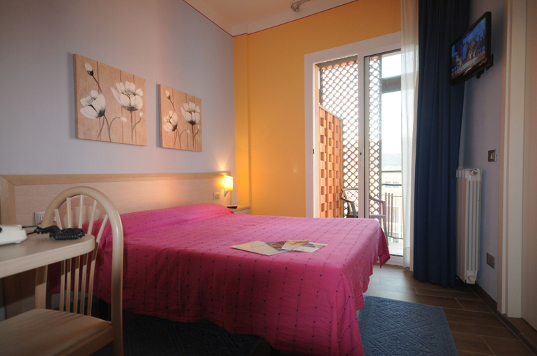Bedroom 4, Hotel Olympic, Imperia
