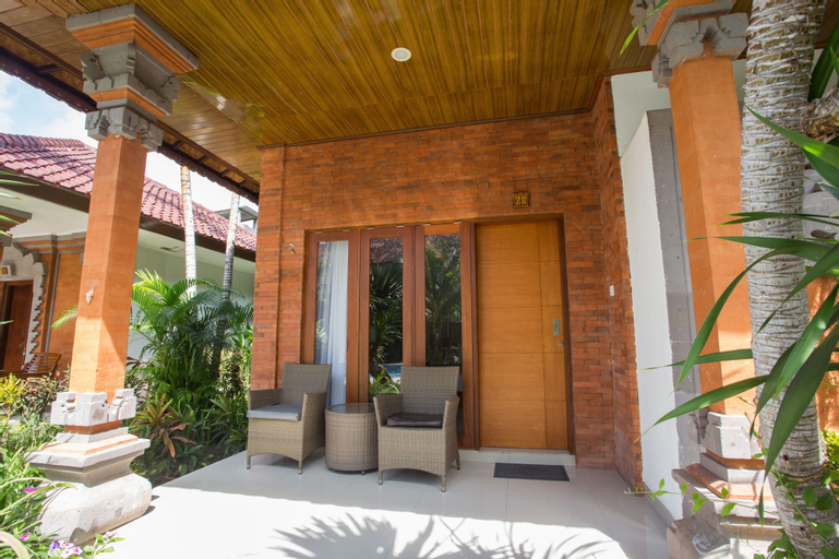 Exterior 8