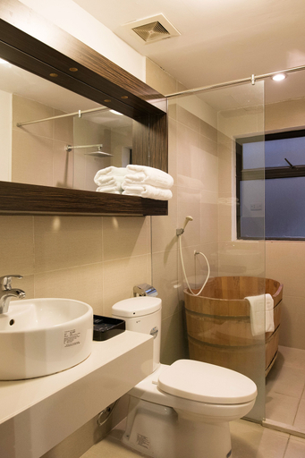 Bathroom 4, Hoa Binh Hotel, Hoàn Kiếm