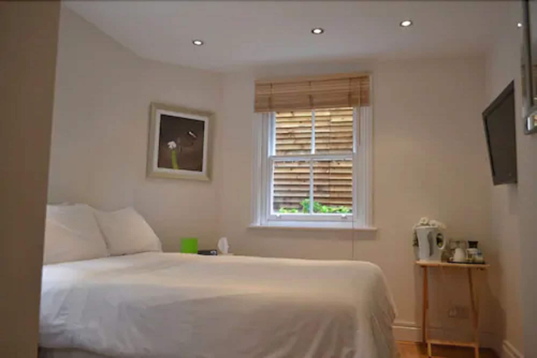 Bedroom 5, 69TheGrove, London