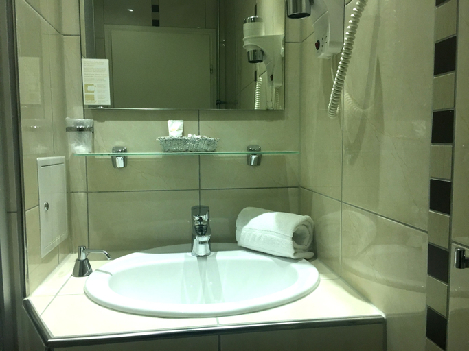 Bathroom 3