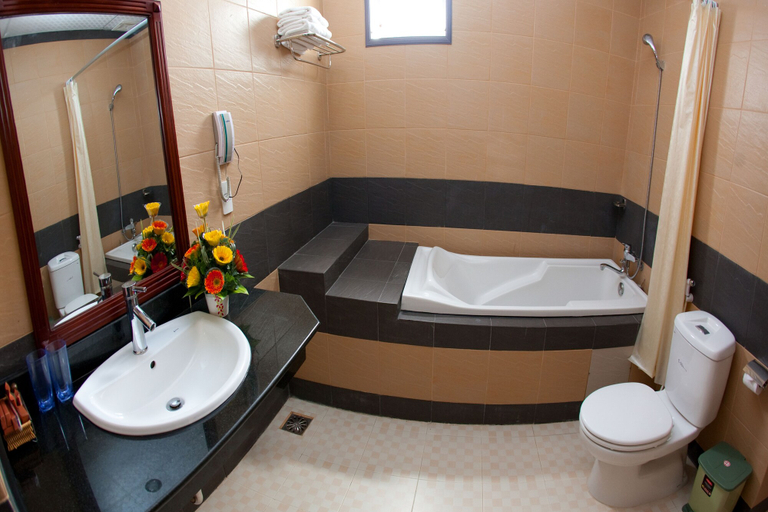 Bathroom 4, Ocean Star Hotel, Vũng Tàu