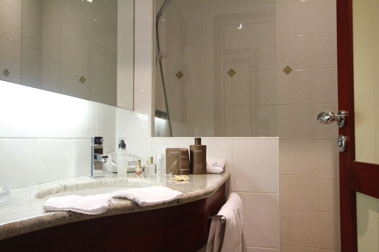 Bathroom 4, La Malouinière Des Longchamps, Ille-et-Vilaine